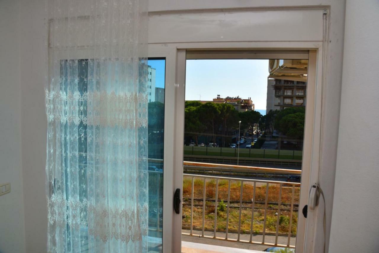 Gzim'S Apartment Durres Exterior photo