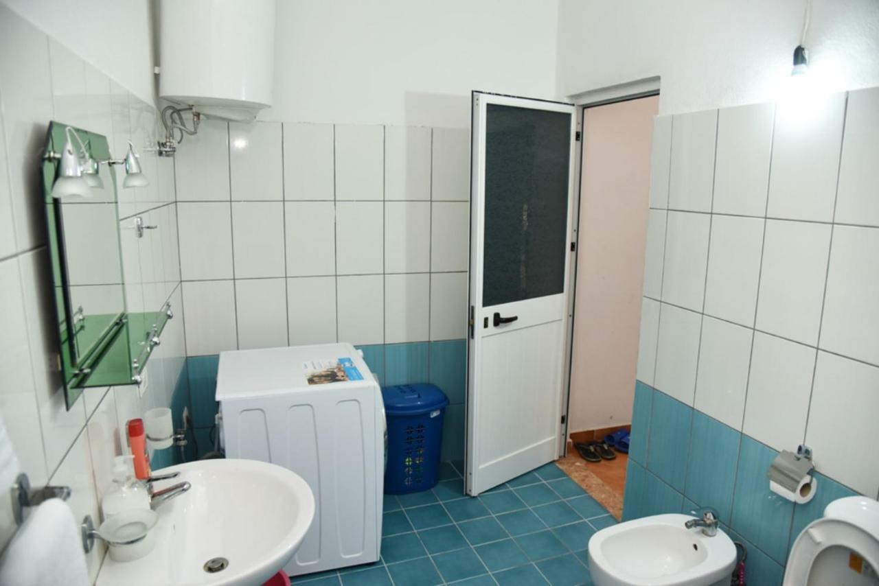 Gzim'S Apartment Durres Exterior photo